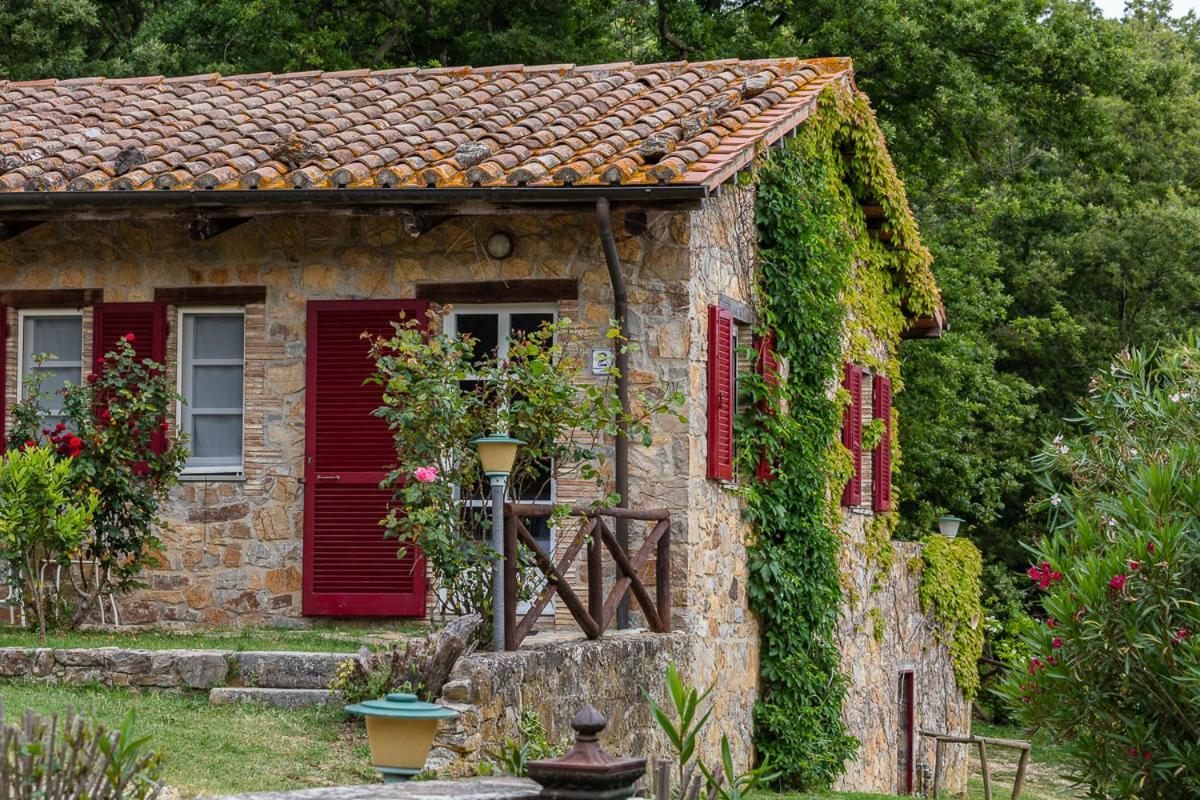 Il Daino Bianco Country Hotel Manciano Exterior photo